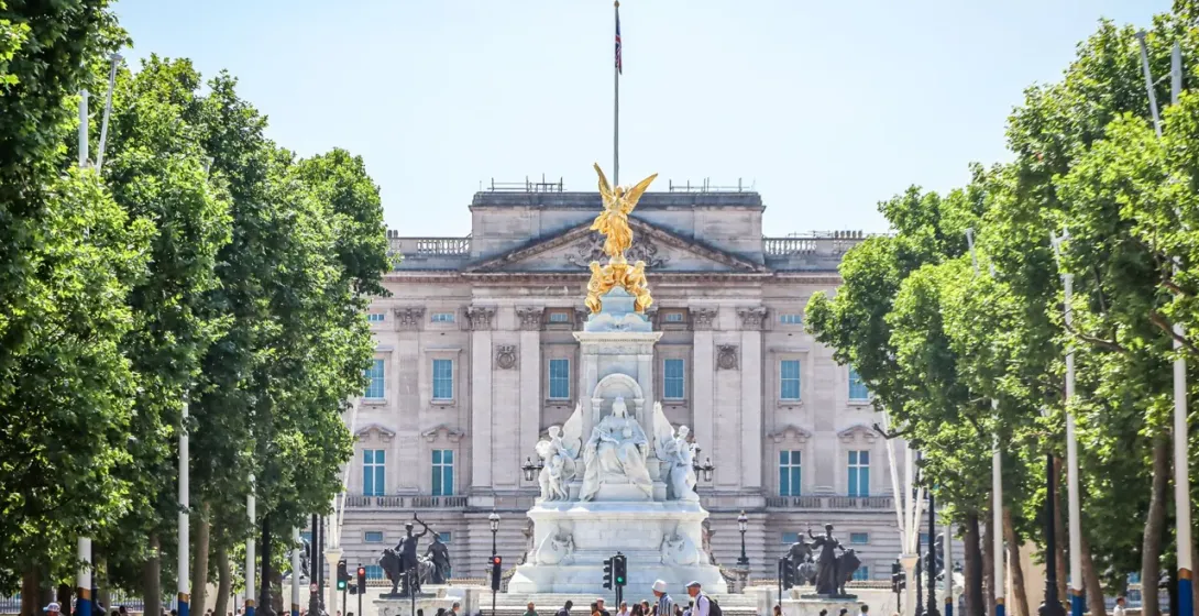 Buckingham Palace and Victoria Memorial in London.