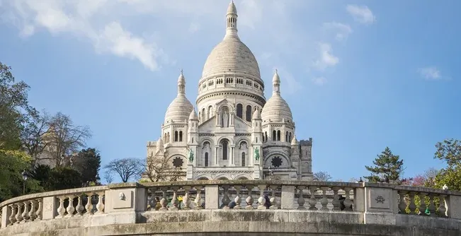Stunning view of the Sacré-Cœur Basilica in Paris.