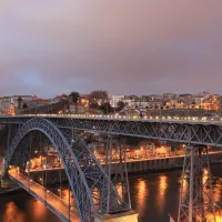 Great Walk through historic centre of Porto