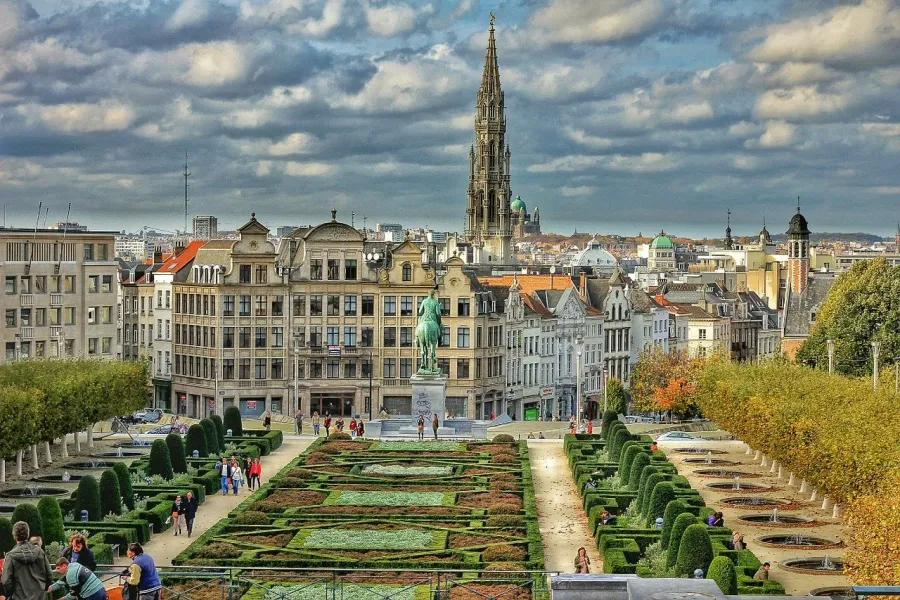 Panoramic view of Brussels' cityscape and a beautiful park.