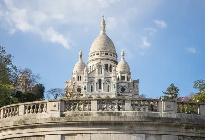 Stunning view of the Sacré-Cœur Basilica in Paris.